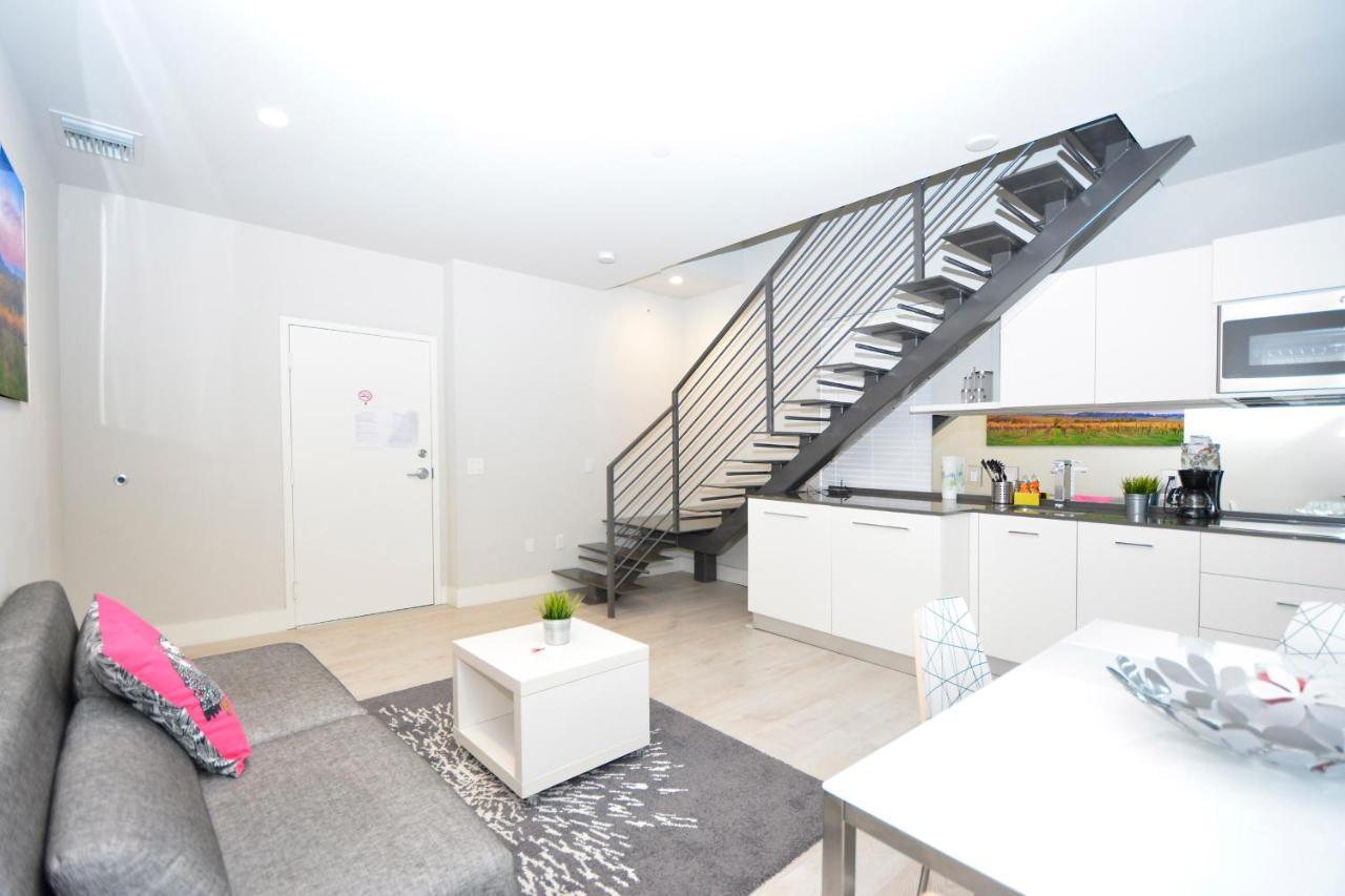 Apartments On Collins Маями Бийч Екстериор снимка