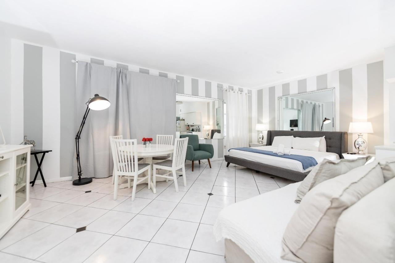 Apartments On Collins Маями Бийч Екстериор снимка