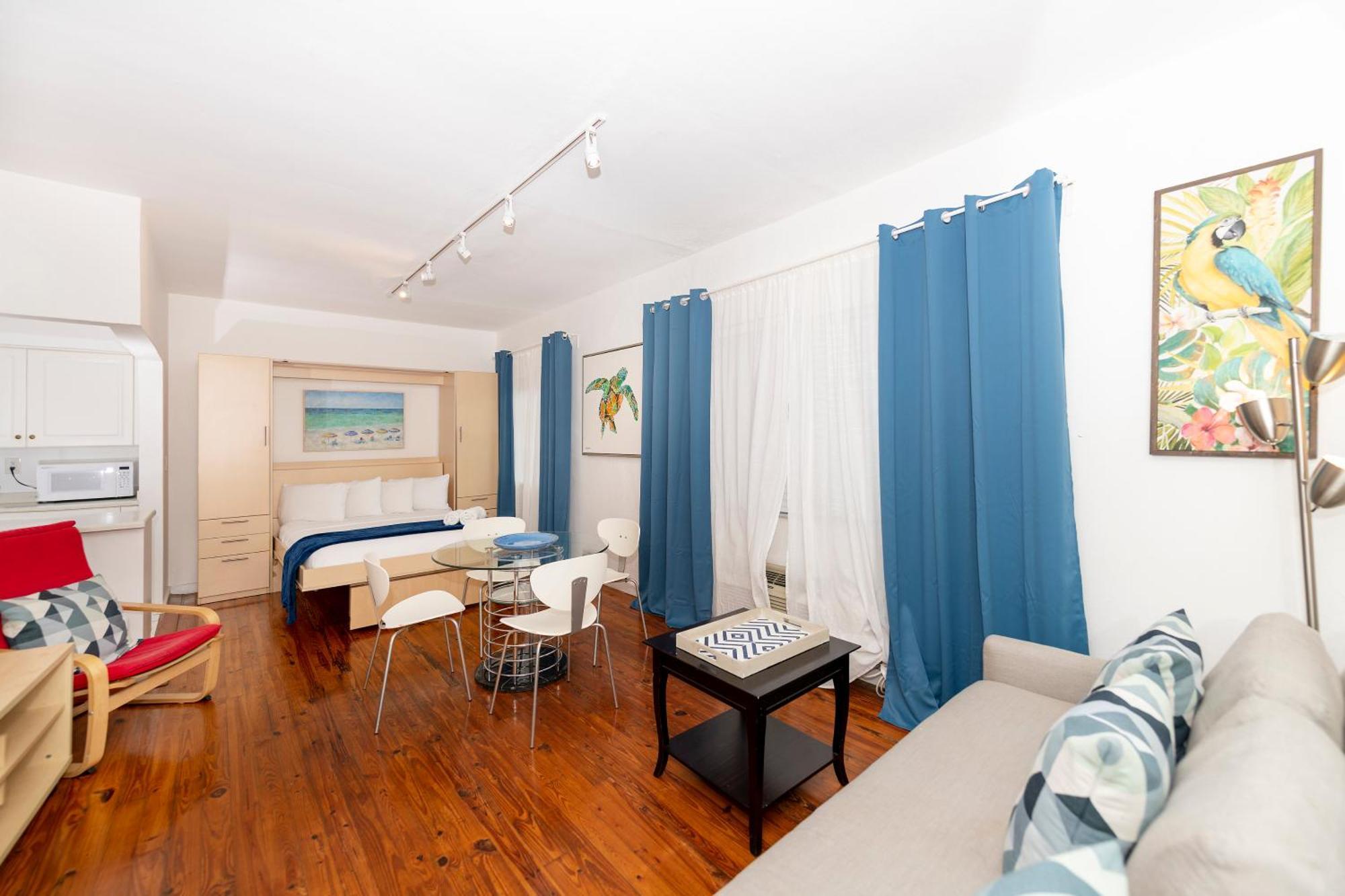 Apartments On Collins Маями Бийч Екстериор снимка