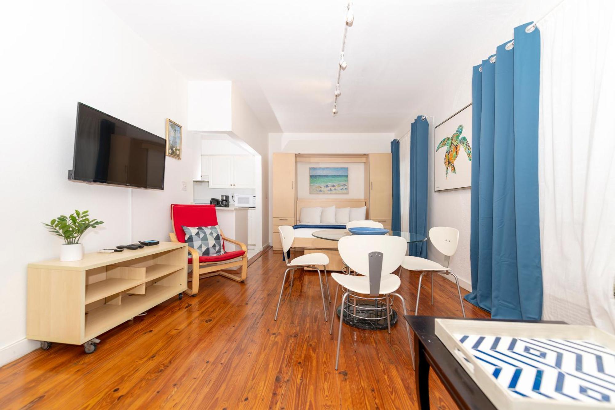 Apartments On Collins Маями Бийч Екстериор снимка
