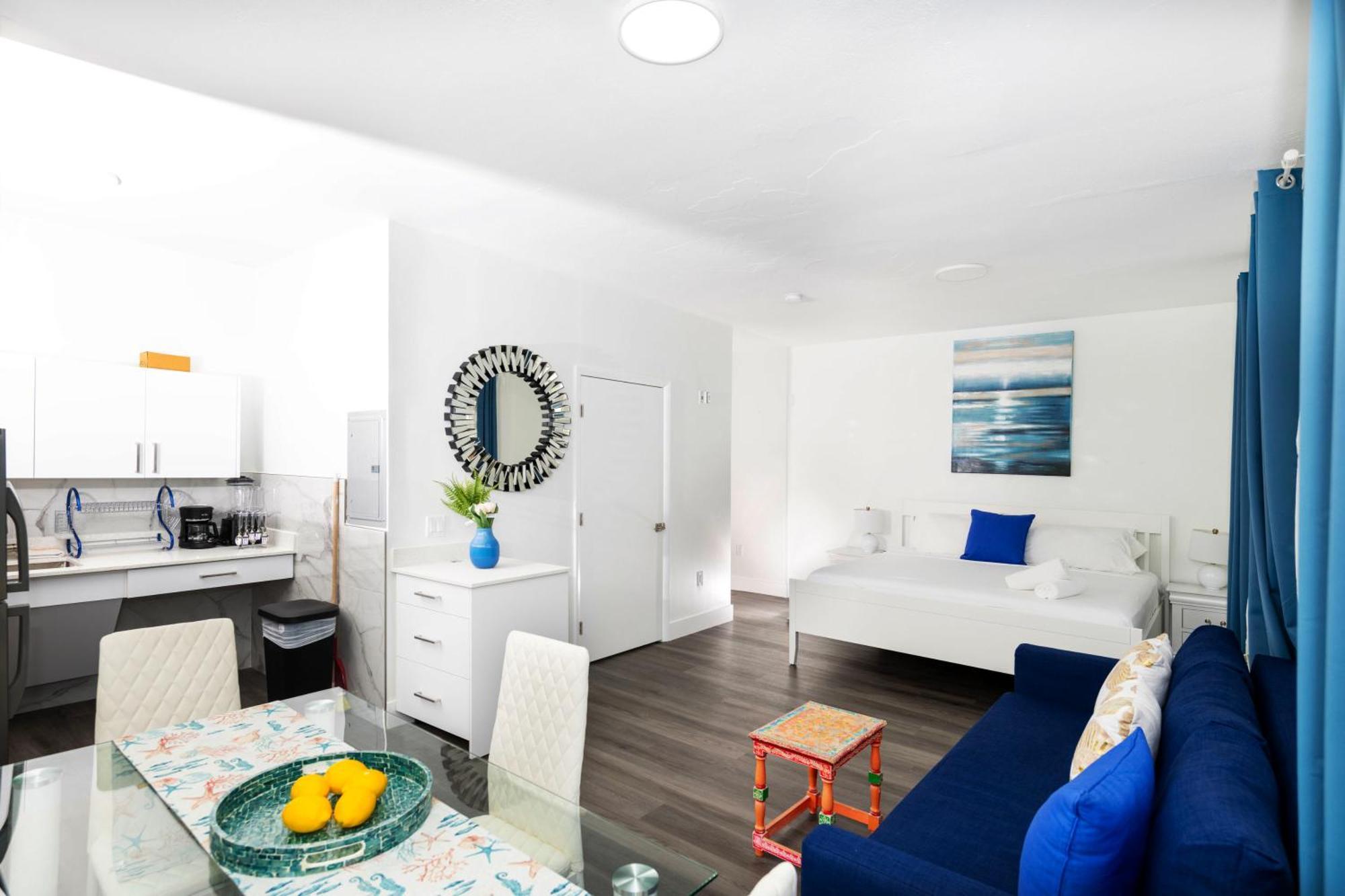 Apartments On Collins Маями Бийч Екстериор снимка