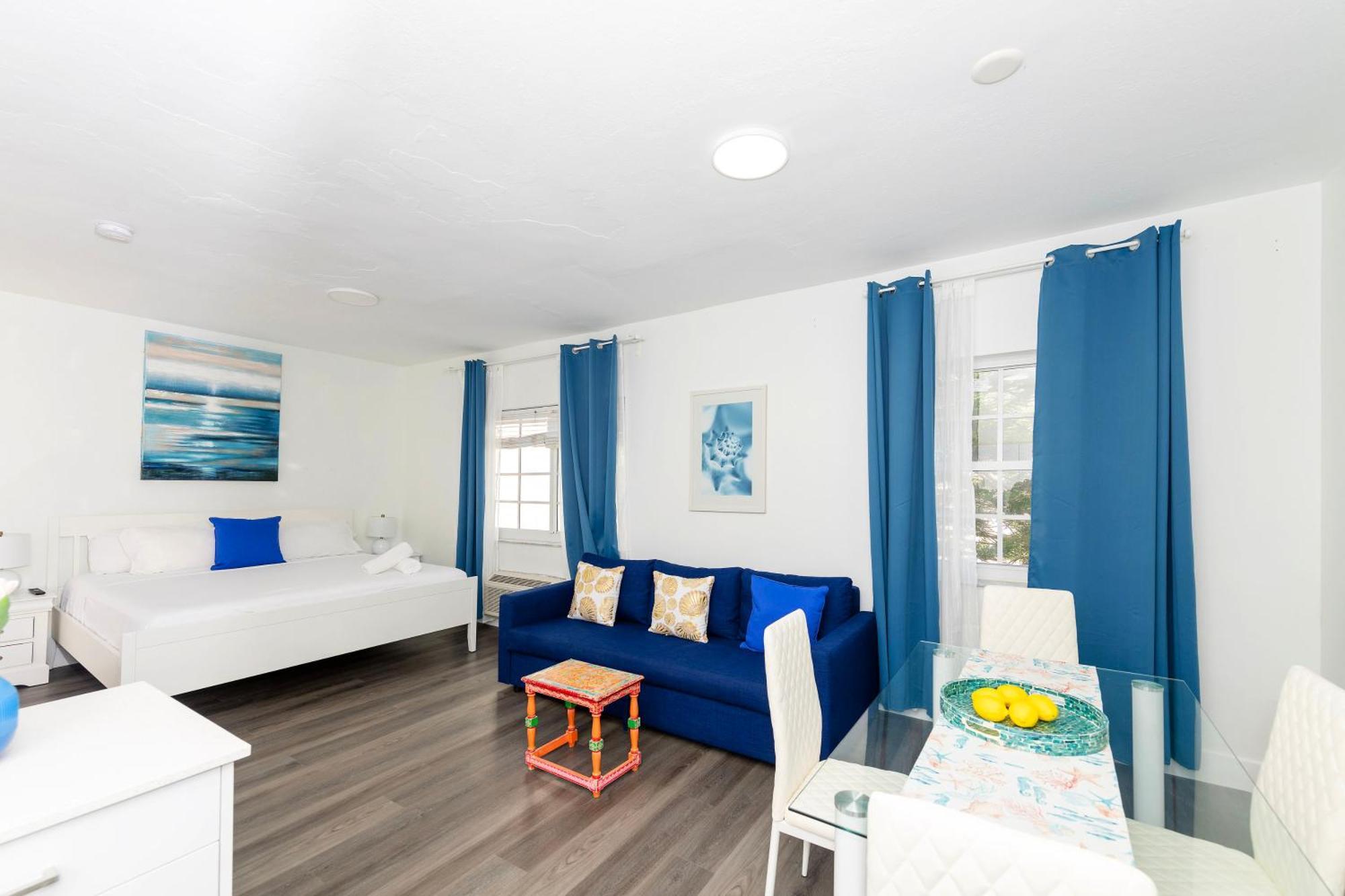 Apartments On Collins Маями Бийч Екстериор снимка