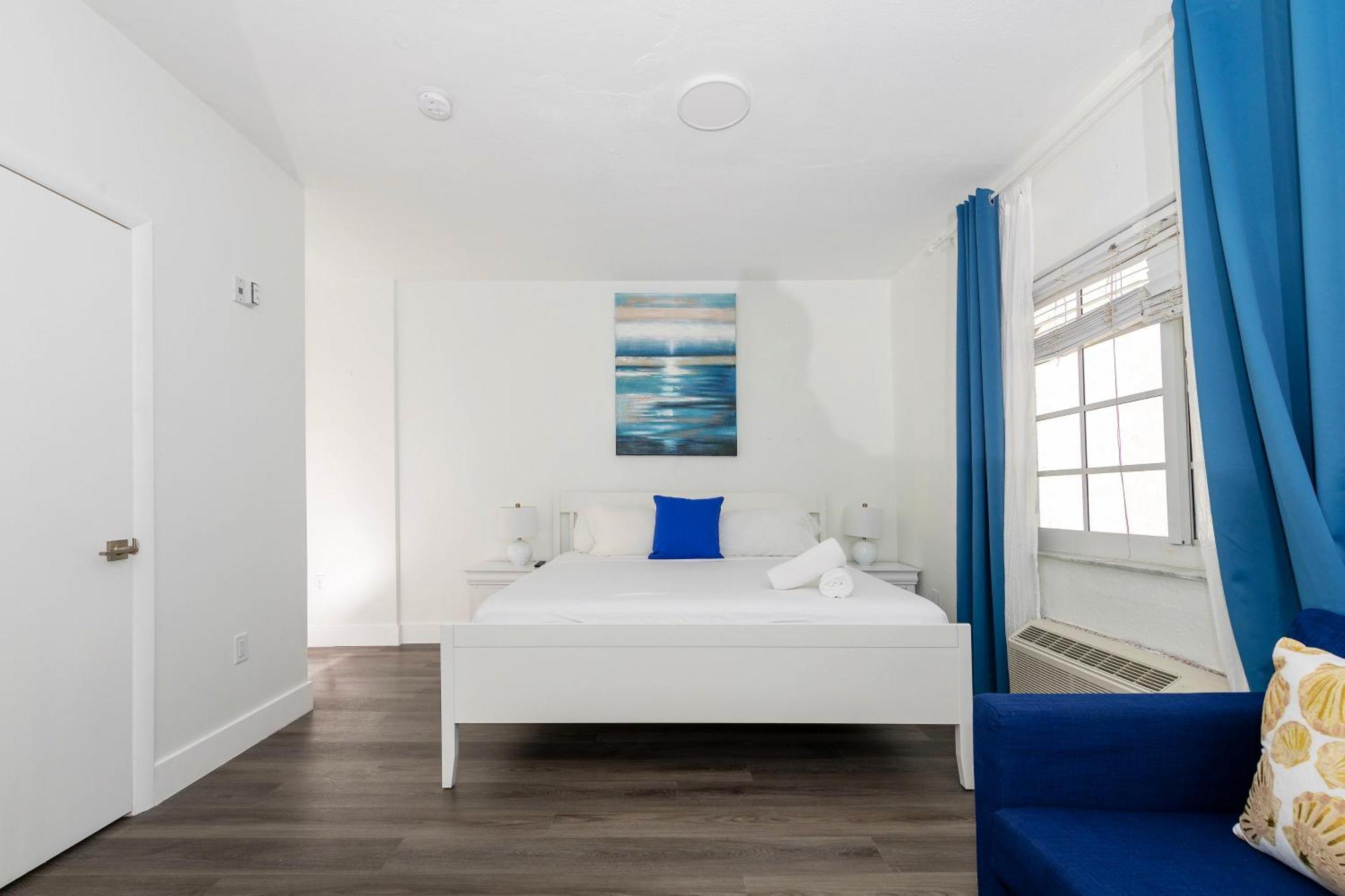 Apartments On Collins Маями Бийч Екстериор снимка